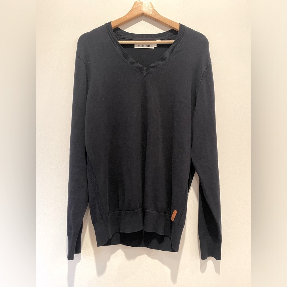Ben Sherman Navy Blue V-Neck 100% Cotton Sweater Classic Knit size M EUC